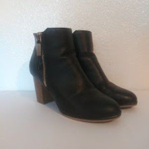 Apt 9 women's size 8 1/2 Black High Heel Ankle Boots